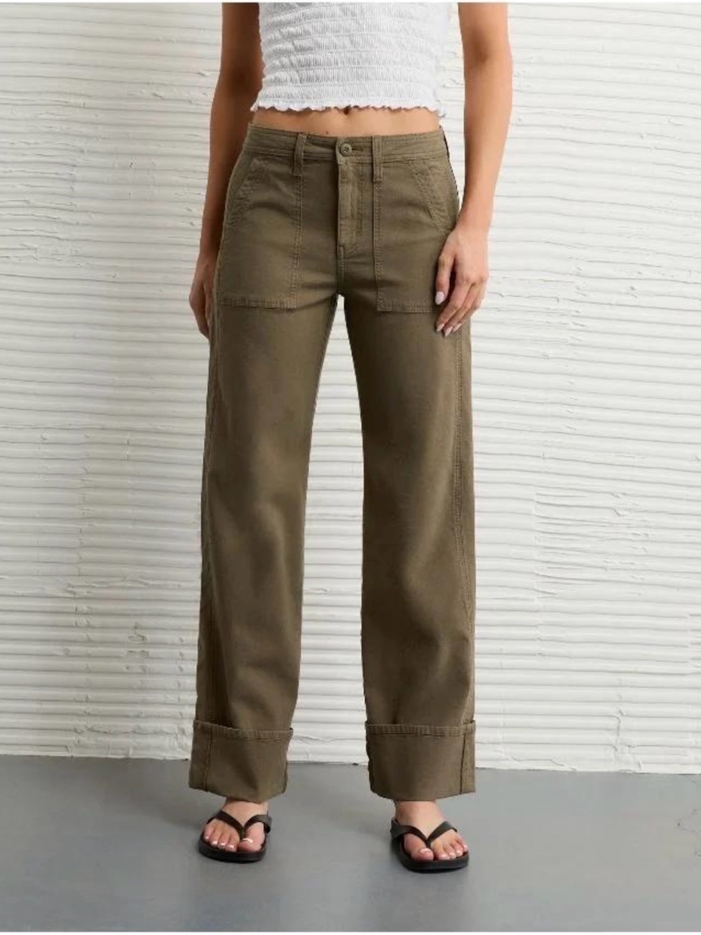 American Eagle Outfitters Olive Wide-Leg stovepipe pant